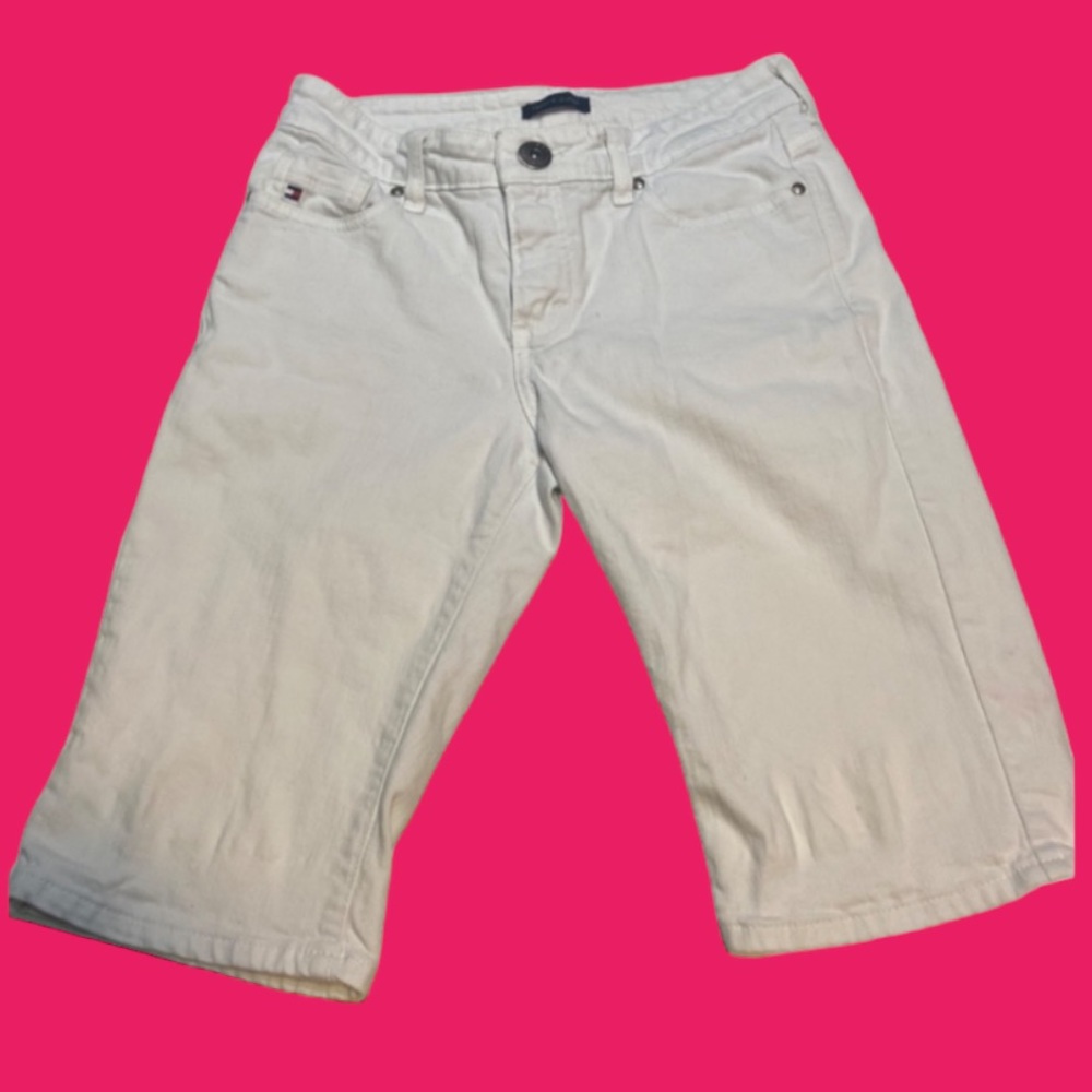 TOMMY HILFIGER SIZE 4 Woman’s White Jean  shorts 99% Cotton 1% Spandex